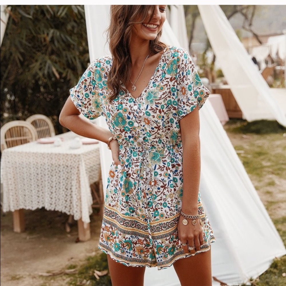 Ivory Floral Romper - Picture 5 of 8